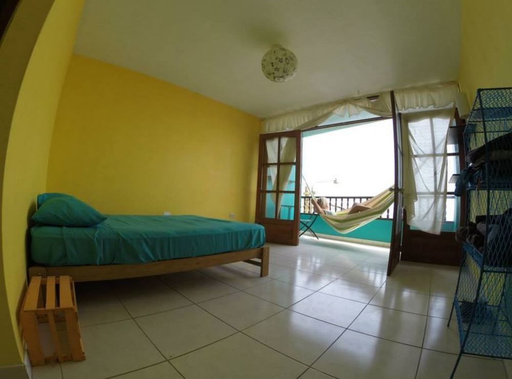 Frogs Chillhouse Hostel Huanchaco Esterno foto