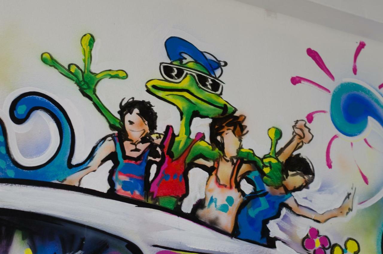 Frogs Chillhouse Hostel Huanchaco Esterno foto